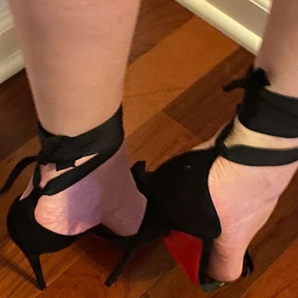 Sexy tie up heel sandal.